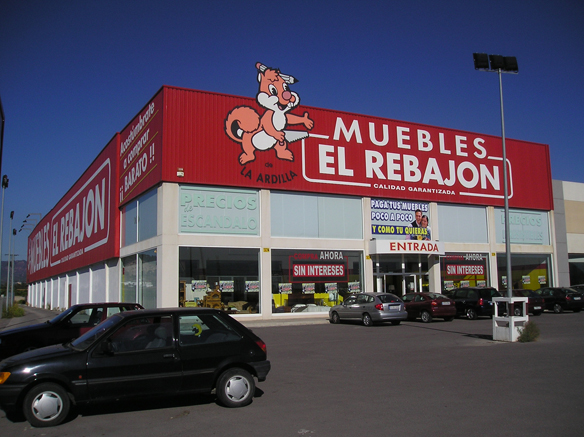 Miguel Ángel Santos y Muebles El Rebajón en Sagunto